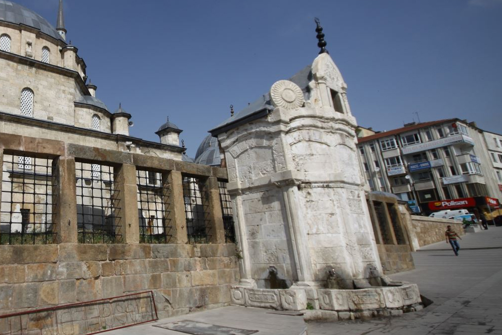Hamidiye Saatli &Ccedil;eşmesi